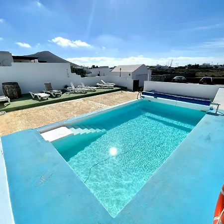 Casa Rural En Finca Con Wifi Y Estupenda Vista A Volcan * Costa Teguise