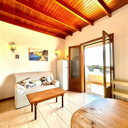 Casa Rural En Finca Con Wifi Y Estupenda Vista A Volcan Costa Teguise