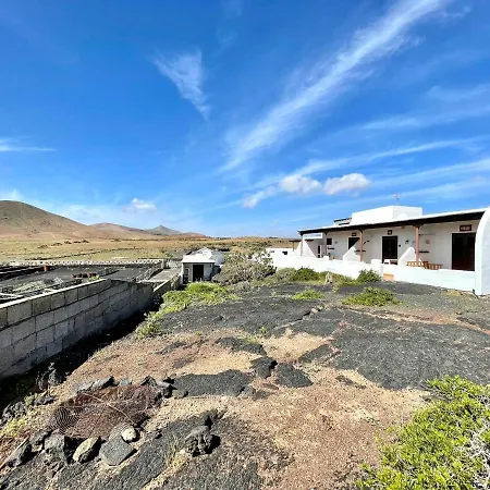 Casa Rural En Finca Con Wifi Y Estupenda Vista A Volcan Costa Teguise