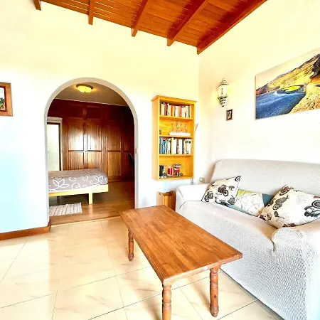 Casa Rural En Finca Con Wifi Y Estupenda Vista A Volcan * Costa Teguise