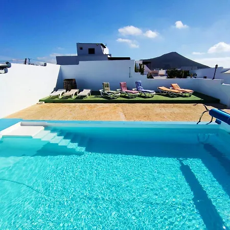 Casa Rural En Finca Con Wifi Y Estupenda Vista A Volcan Holiday home Costa Teguise